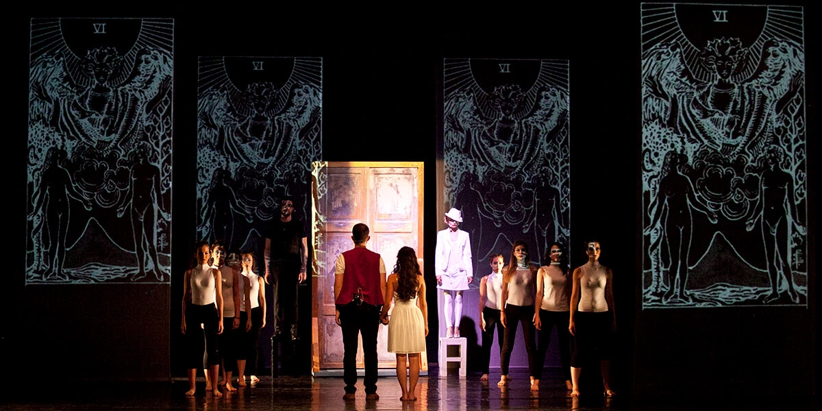 sonora commedia a teatro